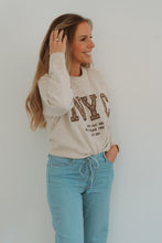 Afbeelding in Gallery-weergave laden, NYC sweater