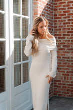 Afbeelding in Gallery-weergave laden, Ivory Off-Shoulder Knit dress