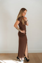 Afbeelding in Gallery-weergave laden, Mocha maxi dress with split