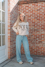 Afbeelding in Gallery-weergave laden, NYC sweater