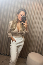 Afbeelding in Gallery-weergave laden, Beige satin body