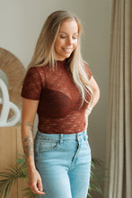 Afbeelding in Gallery-weergave laden, Burgundy Lace Top