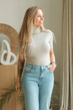Afbeelding in Gallery-weergave laden, Taupe turtleneck top