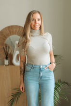 Afbeelding in Gallery-weergave laden, Taupe turtleneck top