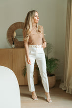 Afbeelding in Gallery-weergave laden, White pants with golden buckle