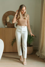 Afbeelding in Gallery-weergave laden, White pants with golden buckle