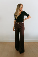 Afbeelding in Gallery-weergave laden, Luna Aubergine Trousers
