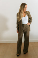 Afbeelding in Gallery-weergave laden, Jess Taupe Trousers
