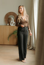 Afbeelding in Gallery-weergave laden, Black pants with golden button
