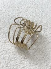 Afbeelding in Gallery-weergave laden, Golden Bracelet
